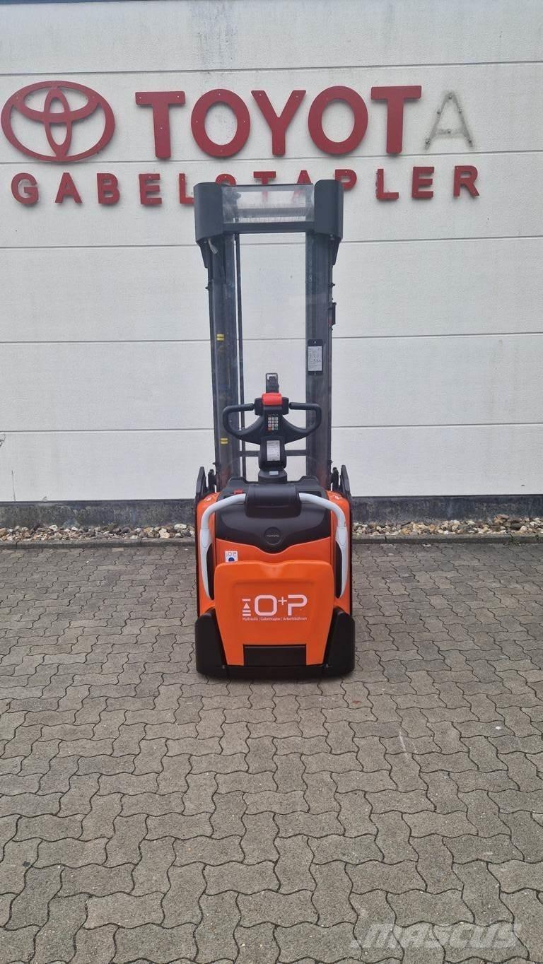 Toyota SPE160 Selbstfahrstapler