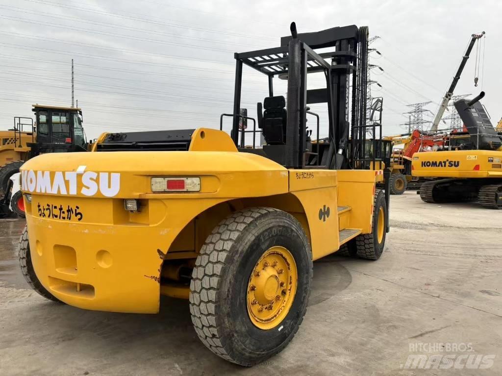 Komatsu FD200 Teleskoplader