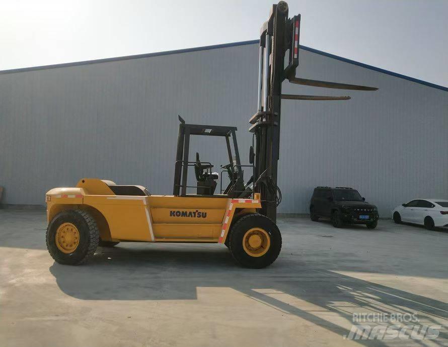 Komatsu FD200 Teleskoplader