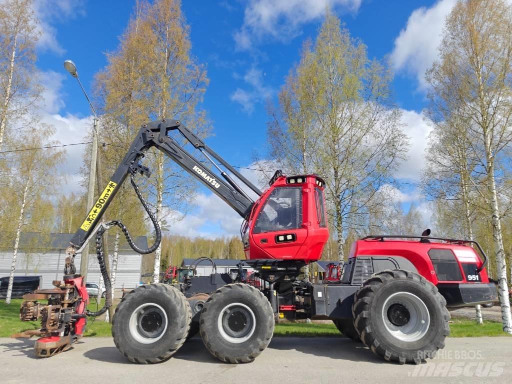 Komatsu 951 Harvester