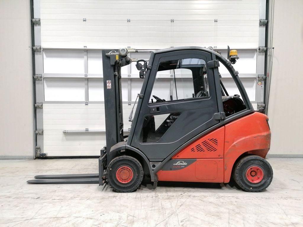 Linde H25T-02 Gasstapler