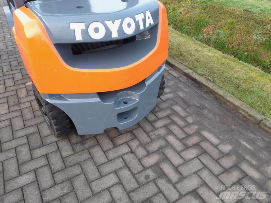 Toyota Tonero 25 Dieselstapler