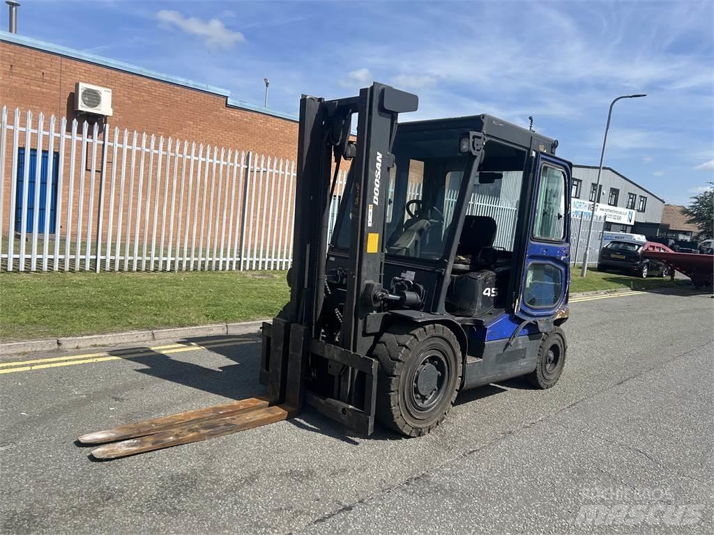 Doosan D45SC-5 Dieselstapler