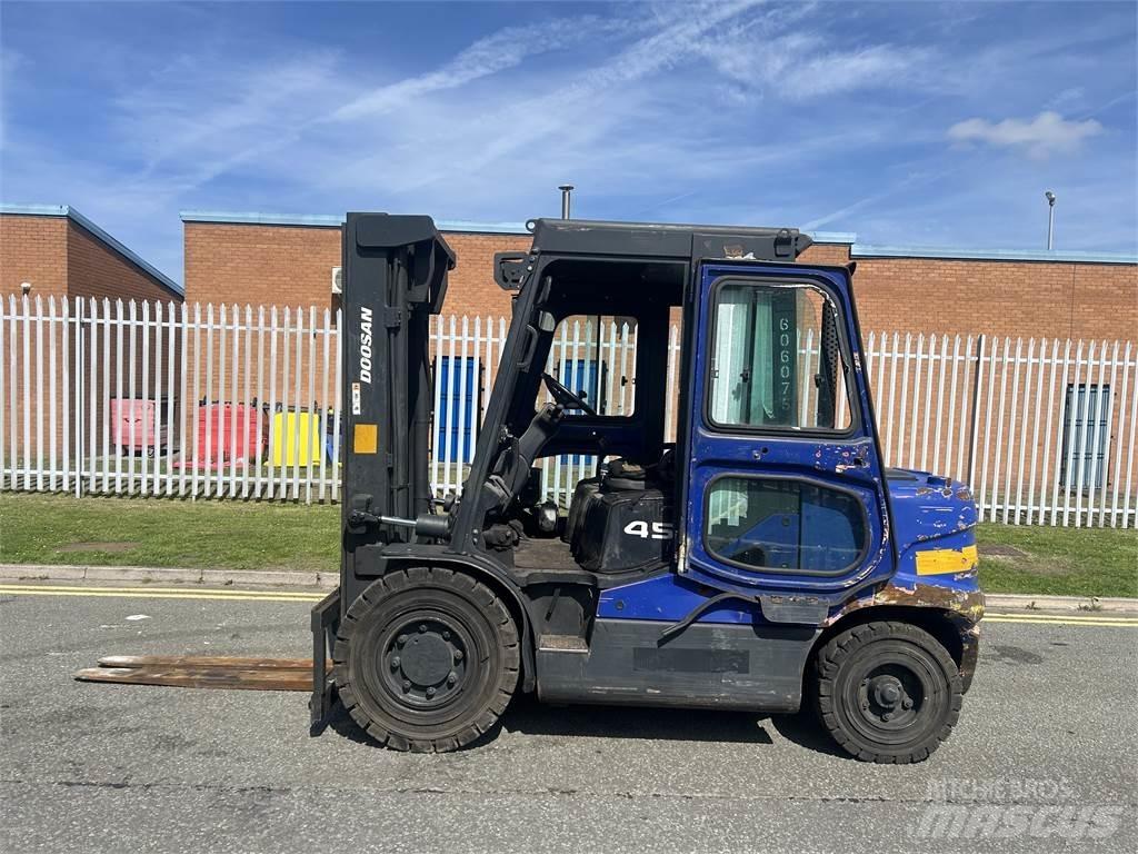 Doosan D45SC-5 Dieselstapler