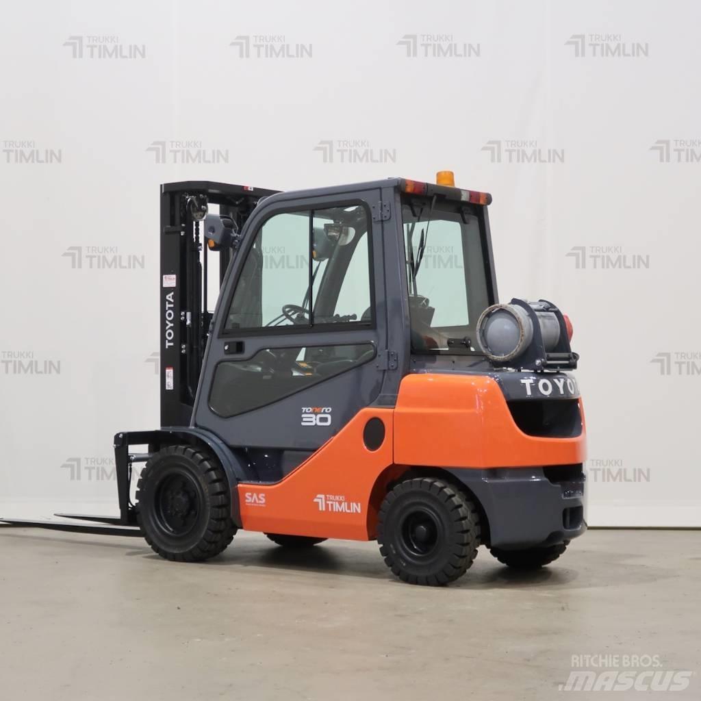 Toyota 02-8FGF30 Gasstapler