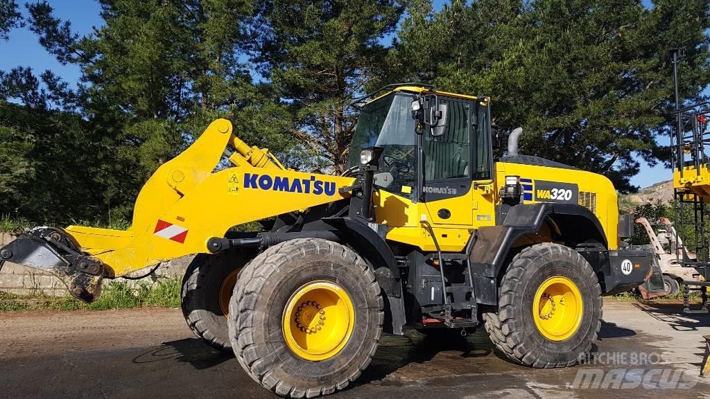 Komatsu WA320-8E0 Radlader