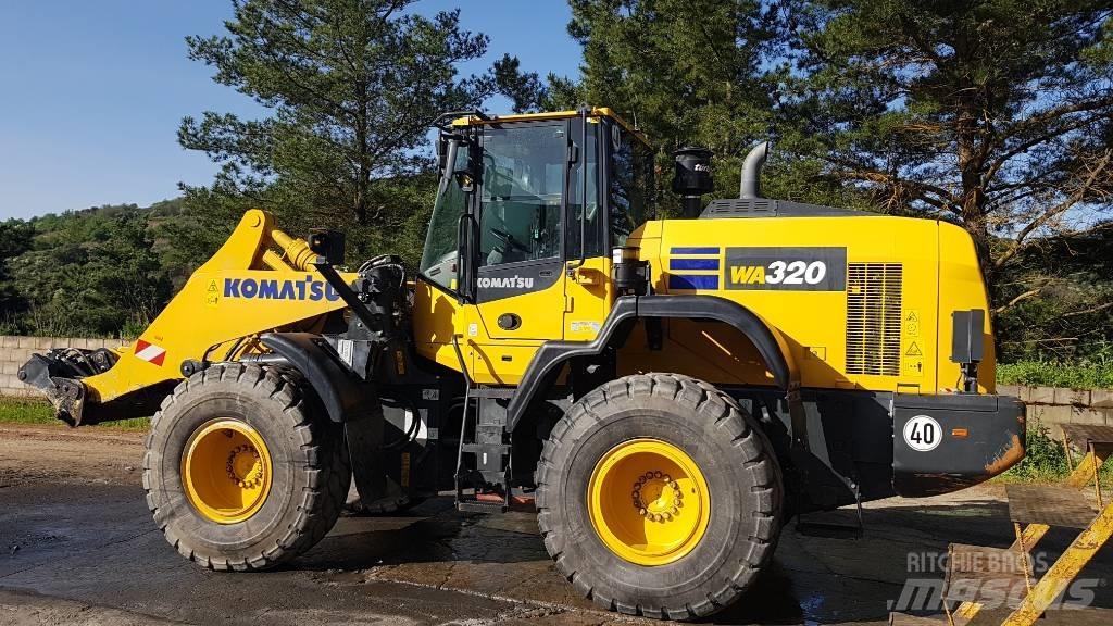 Komatsu WA320-8E0 Radlader