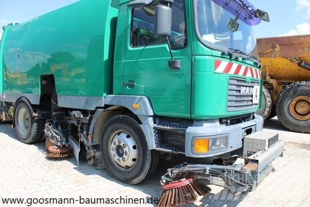 MAN M32 Kehrmaschine