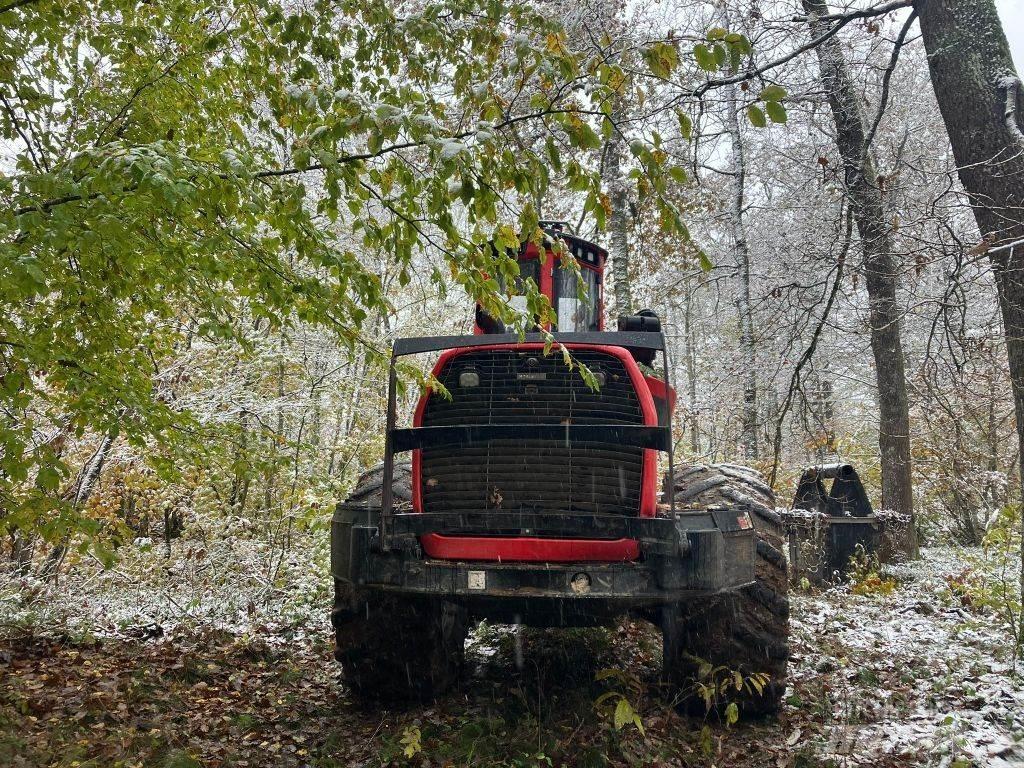 Komatsu 951 Harvester
