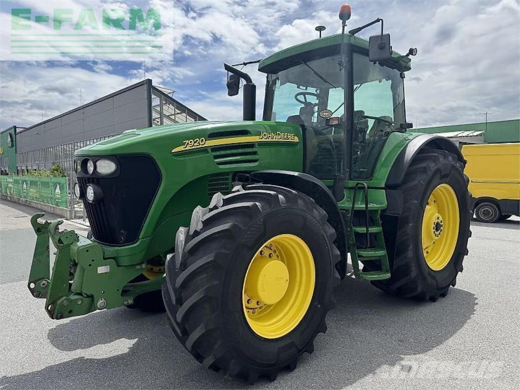 John Deere 7920 Traktoren