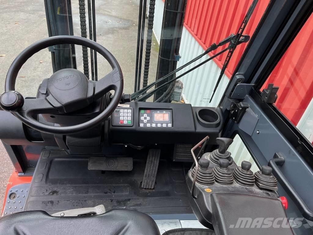 Toyota 8 FBMT 30 Elektrostapler