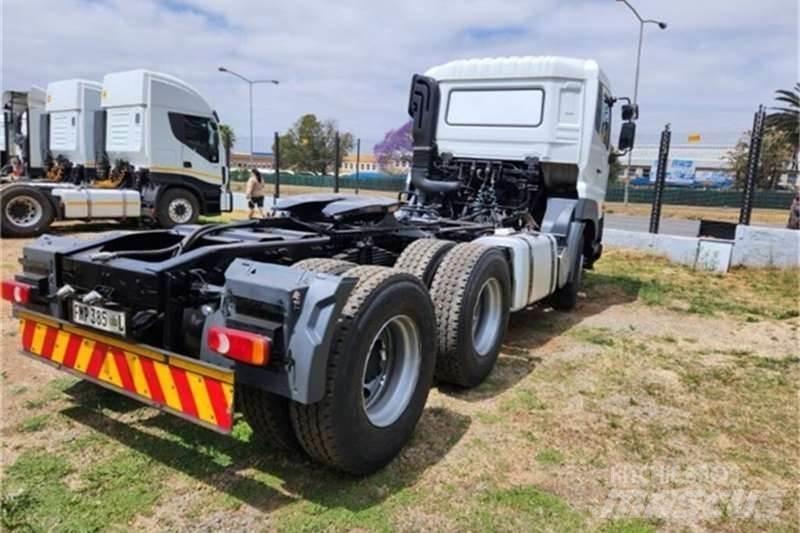 UD TRUCKS QUESTER Andere Fahrzeuge