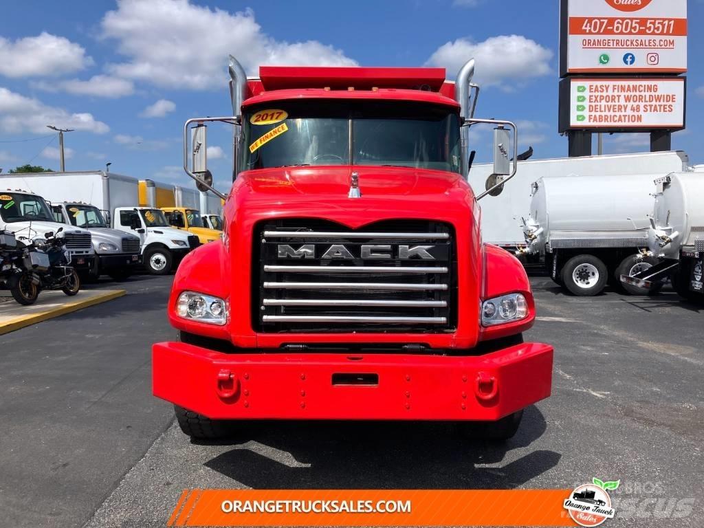 Mack Granite Kipper