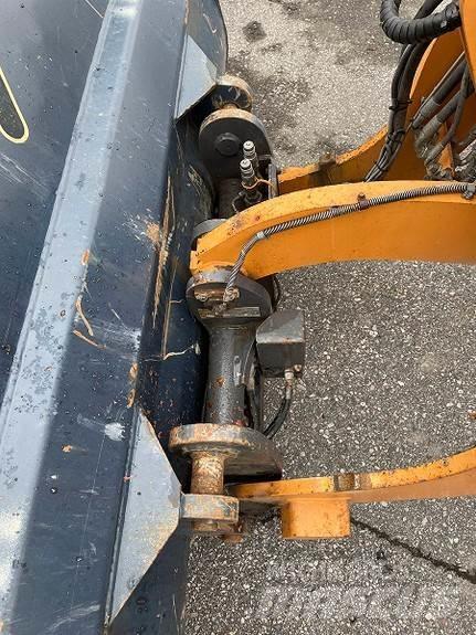CASE 321f Radlader