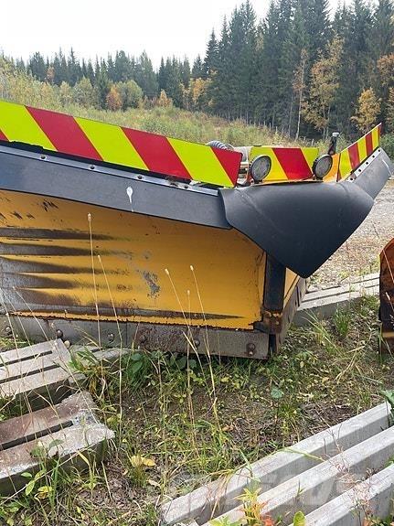 Dalen 3025 Schneeschilde und -pflüge