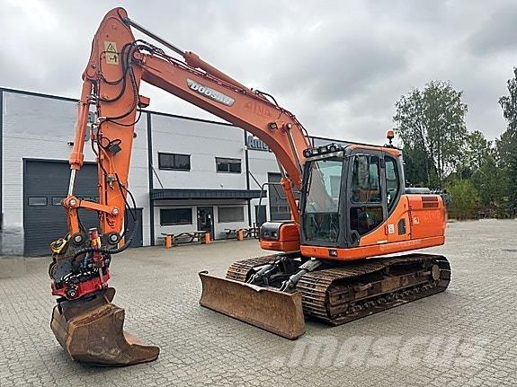 Doosan DX140LC Raupenbagger