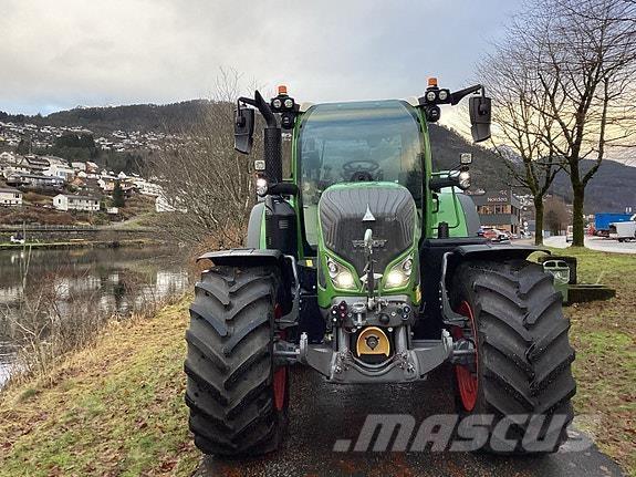 Fendt 724 VARIO Traktoren