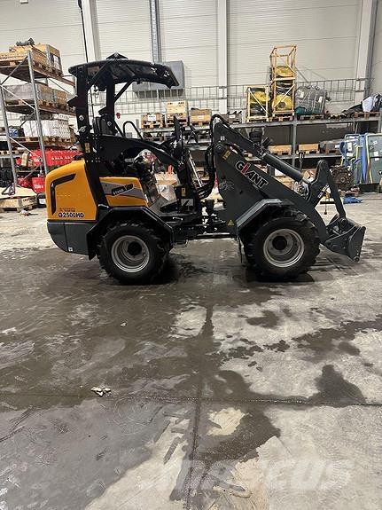 GiANT G2500HD+ Kompaktlader