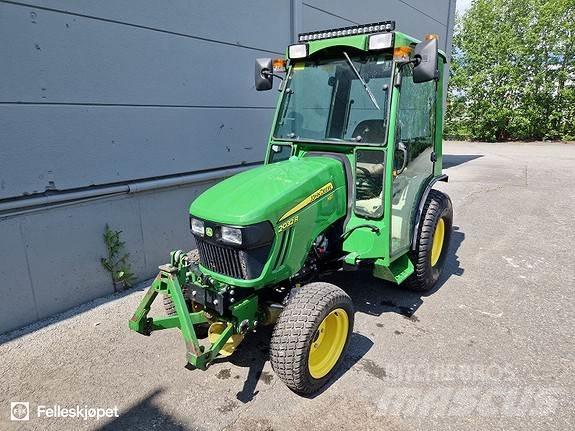 John Deere 2032R Traktoren