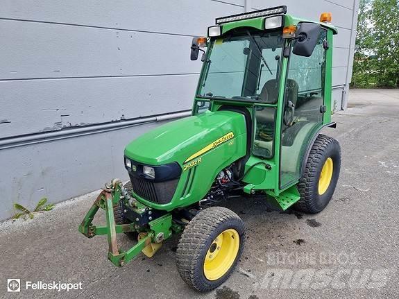 John Deere 2032R Traktoren