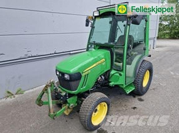 John Deere 2032R Traktoren