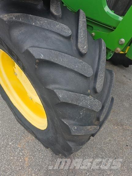 John Deere 5100R Traktoren