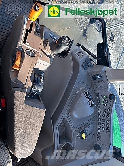 John Deere 6120M Traktoren