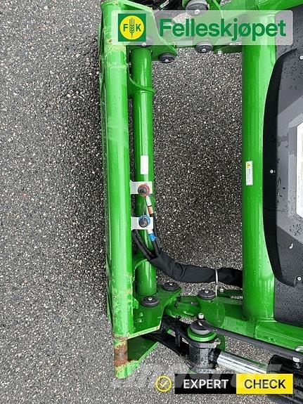 John Deere 6155R Traktoren