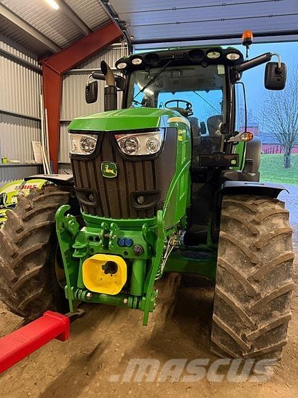 John Deere 6210R Traktoren