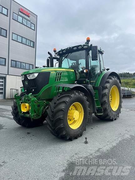 John Deere 6215R Traktoren