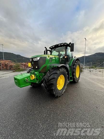 John Deere 6215R Traktoren
