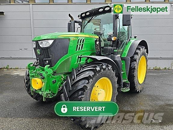 John Deere 6215R Traktoren