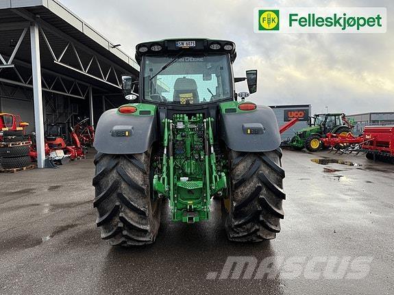 John Deere 6R 215 Traktoren