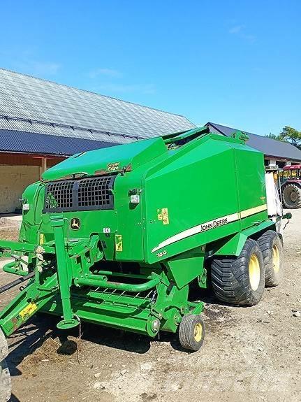 John Deere 744 Rundballenpressen