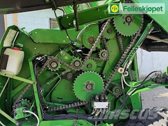 John Deere F440R Rundballenpressen