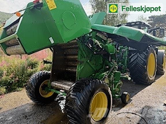 John Deere F440R Rundballenpressen