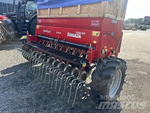 Junkkari KH 2500 Düngemittelverteiler