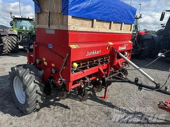 Junkkari KH 2500 Düngemittelverteiler