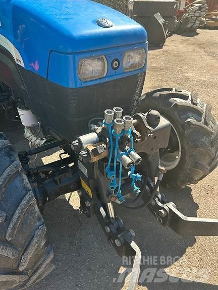 New Holland TN75FA Traktoren