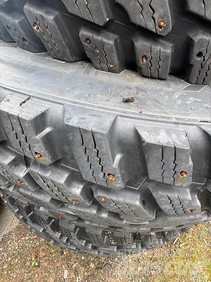 Nokian Hakkapelita Sonstige Landmaschinen