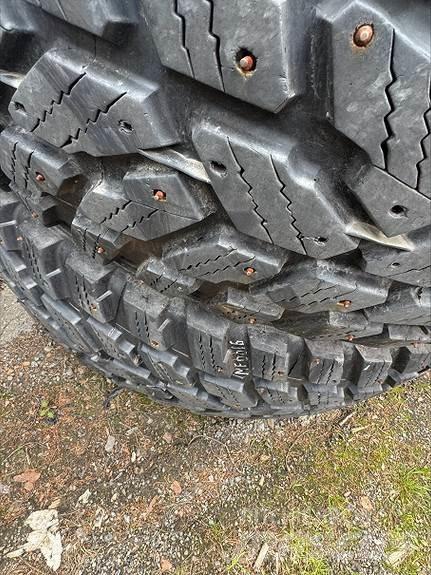 Nokian Hakkapelita Sonstige Landmaschinen