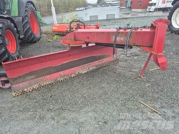 Sami 275 Schneeschilde und -pflüge