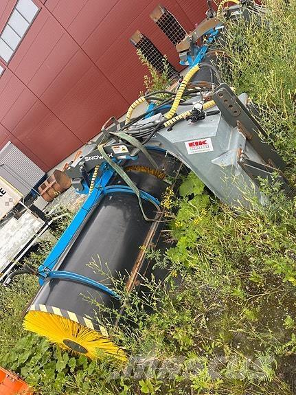 Snowek AH 330 Sonstige Schneeräumgeräte