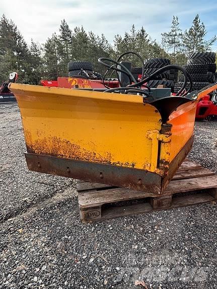 Stark NL2400L Schneeschilde und -pflüge