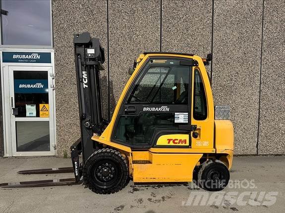TCM FD25 Dieselstapler