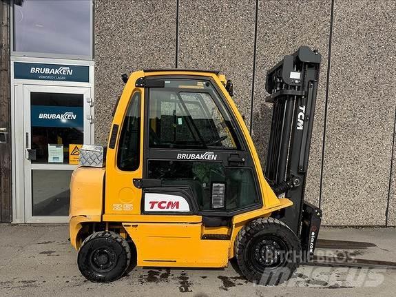TCM FD25 Dieselstapler