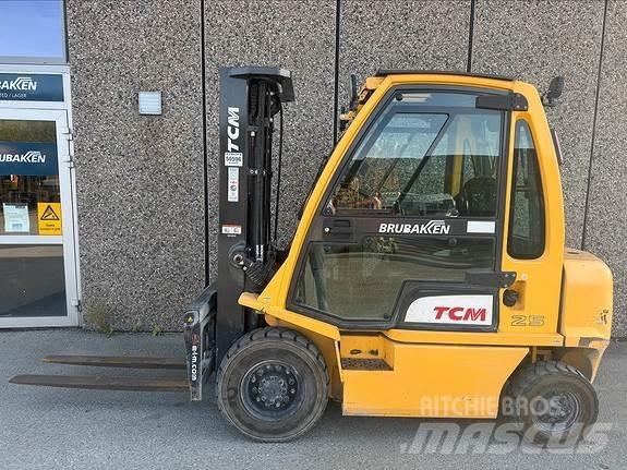 TCM FD25 Dieselstapler