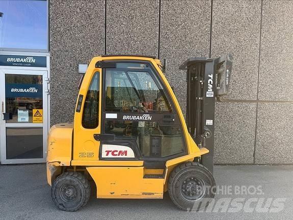 TCM FD25 Dieselstapler