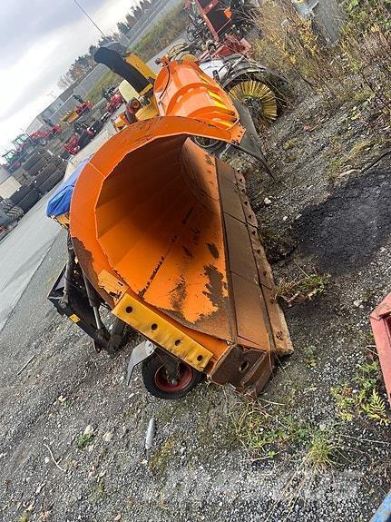 Tellefsdal K-70 Schneeschilde und -pflüge