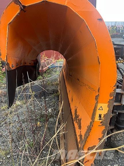 Tellefsdal K-70 Schneeschilde und -pflüge